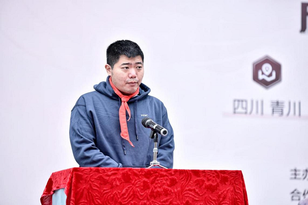 　　北京情系远山基金会秘书长 时腾飞