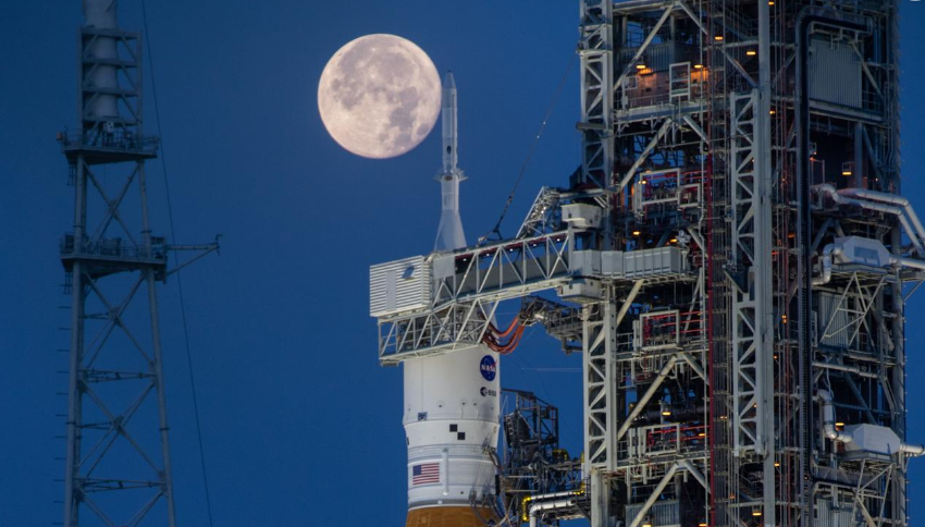 拖了俩月的NASA月球火箭终于发射，但再次登月的梦想早已不仅属于美国自己。