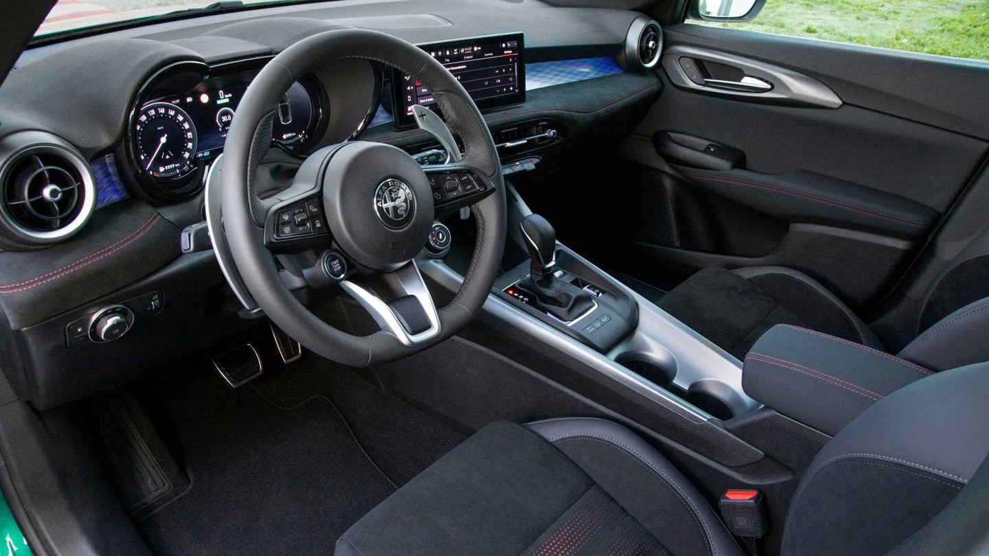 阿尔法・罗密欧 Tonale 插混车型公布 综合续航超 600km