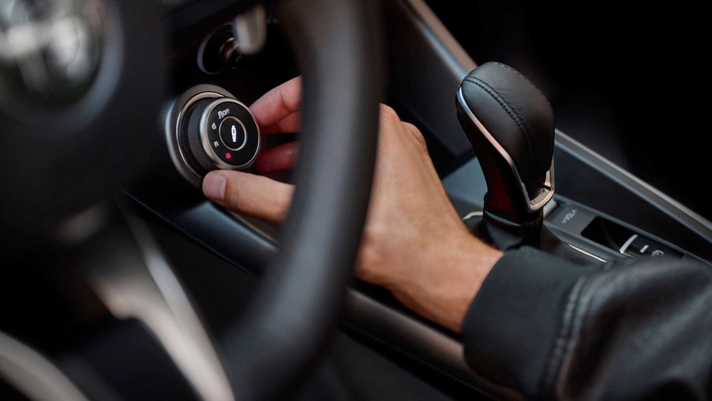 阿尔法・罗密欧 Tonale 插混车型公布 综合续航超 600km