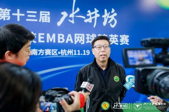　　全国商学院网球联盟秘书长殷涛