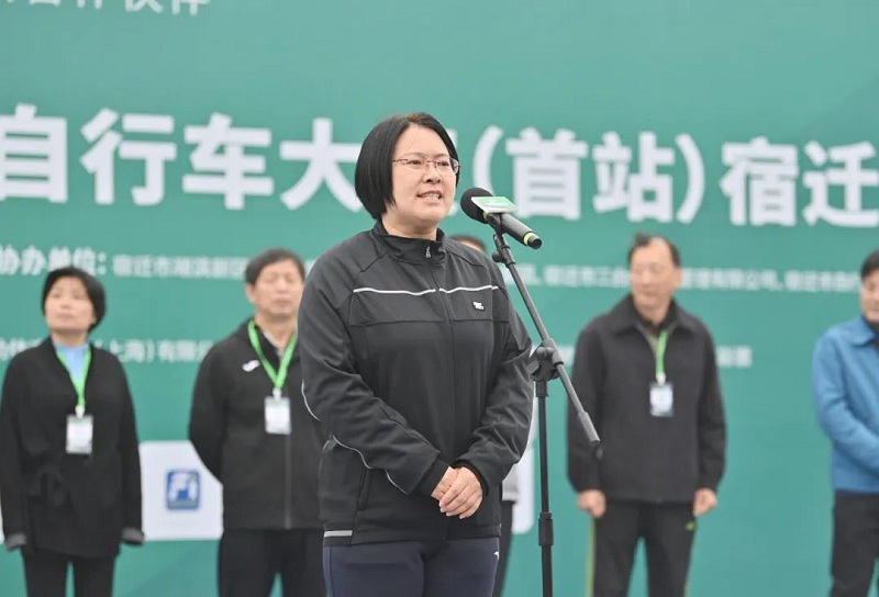 　　(宿迁市人民政府副市长武倩宣布赛事开幕)
