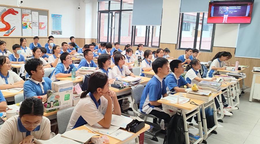 深圳龙津中学分课堂现场学习氛围浓郁