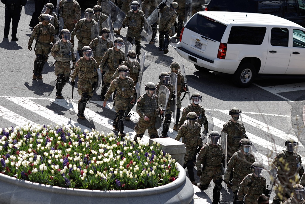 部署在街头的美国国民警卫队.(资料图)