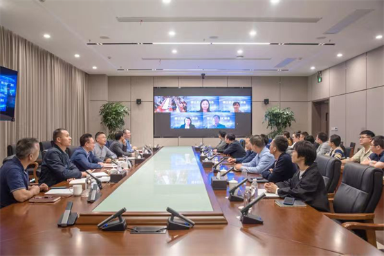 　　图：博士后出站汇报现场