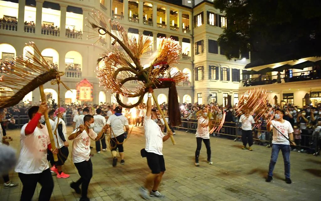 香港故事丨非遗传人:与火龙共舞60载_手机新浪网
