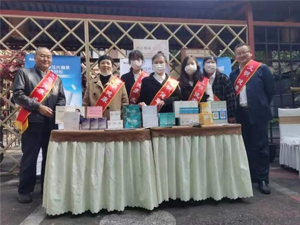 　　诺贝太产品义卖现场