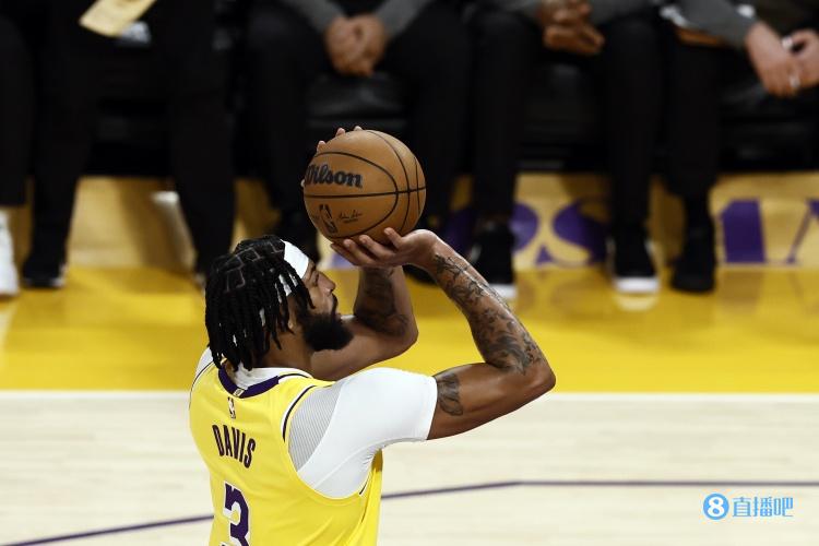 NBA比分浓眉末节爆发连得12分锁定胜局成湖人最值得信赖之人