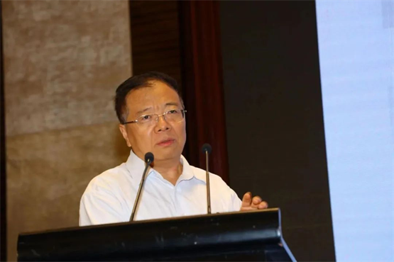 　　中国四维副总经理陆书宁在论坛上进行主题演讲