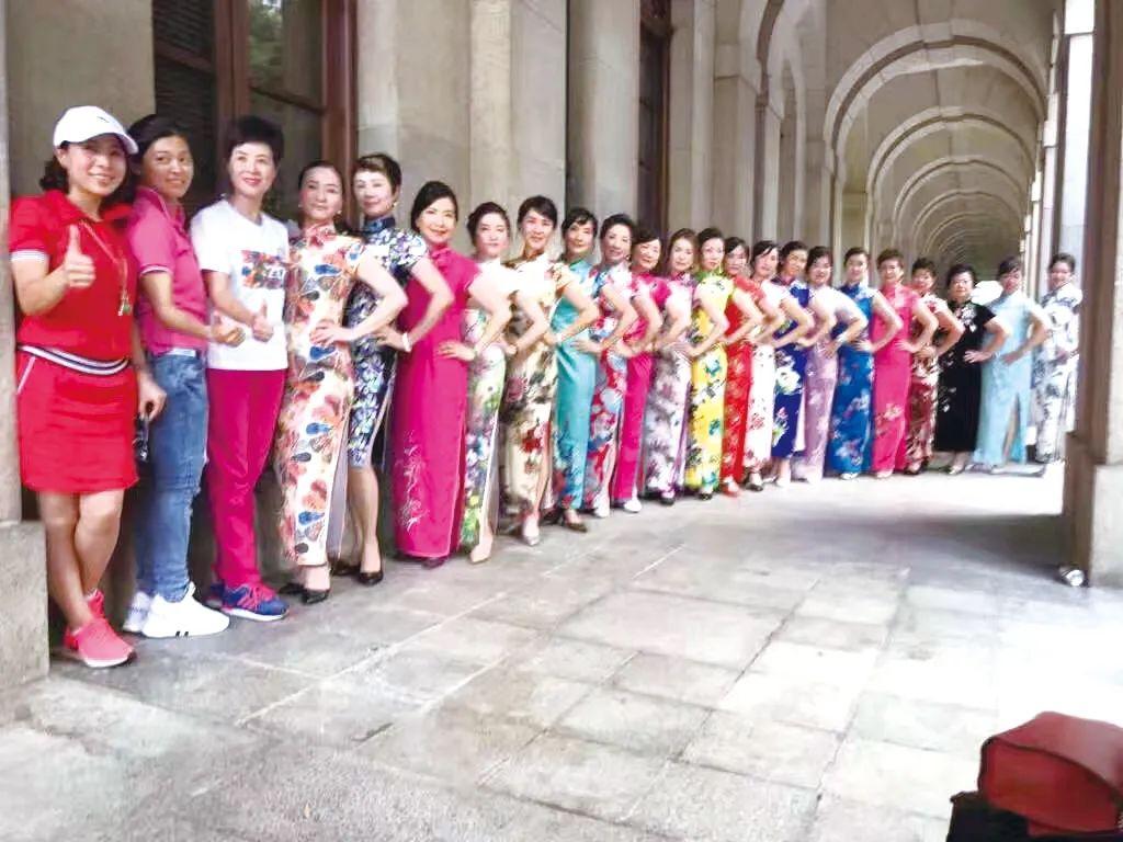 　　多年来,胡玉贞女士致力弘扬中华传统文化,包括旗袍文化等,全心致力为女性群体打造一个绽放美的平台