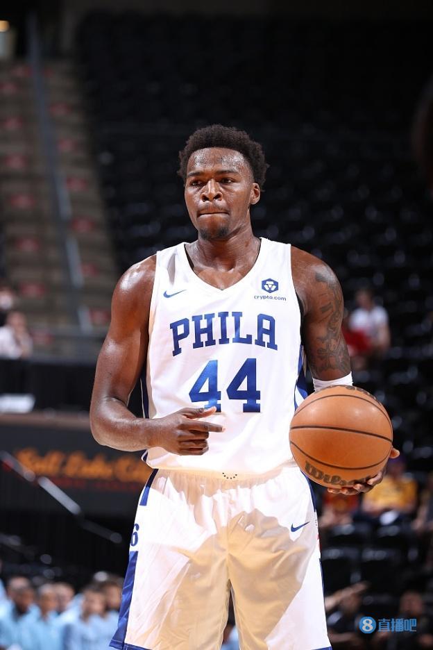 NBA专区震撼揭晓本赛季十大新星球员表现与未来潜力全面解析