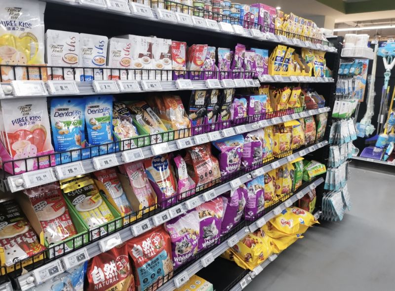 (北京某超市宠物食品区 于玉金 摄影)