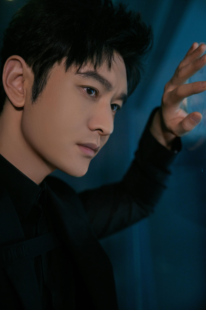 黄晓明发布西装造型格调写真气质冷御雅致似贵公子