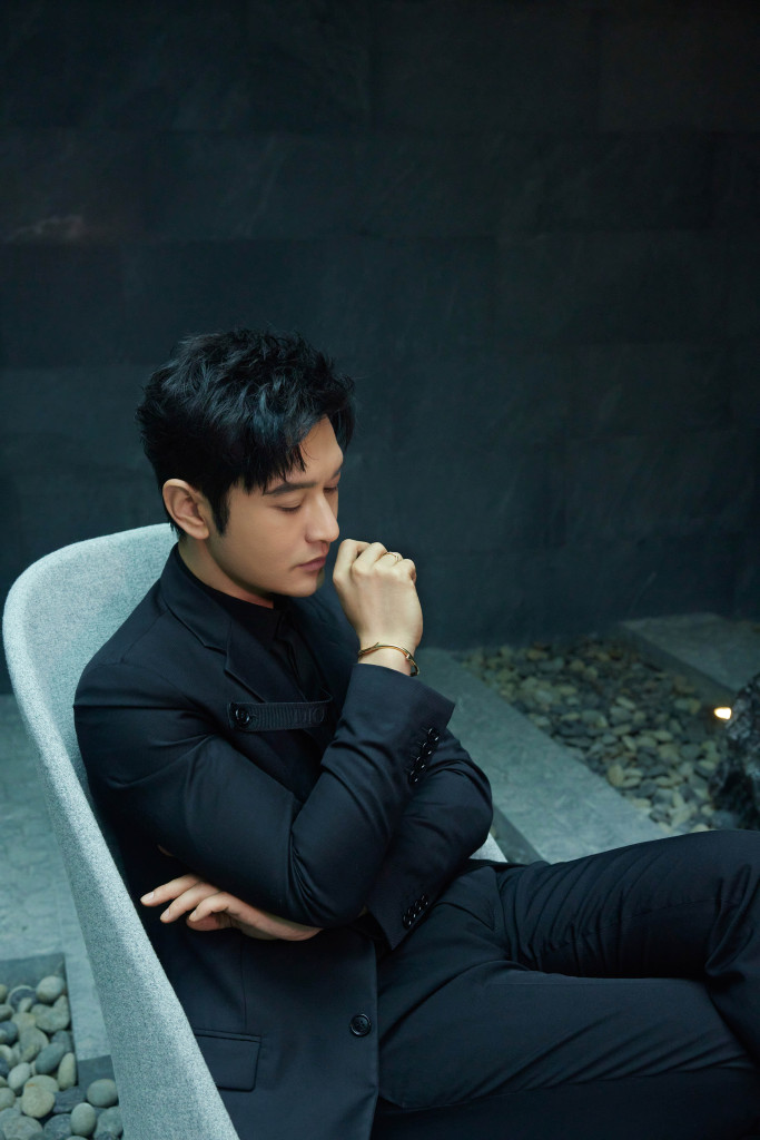 黄晓明发布西装造型格调写真气质冷御雅致似贵公子