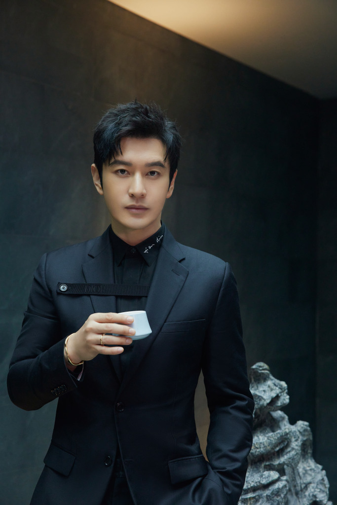 黄晓明发布西装造型格调写真气质冷御雅致似贵公子