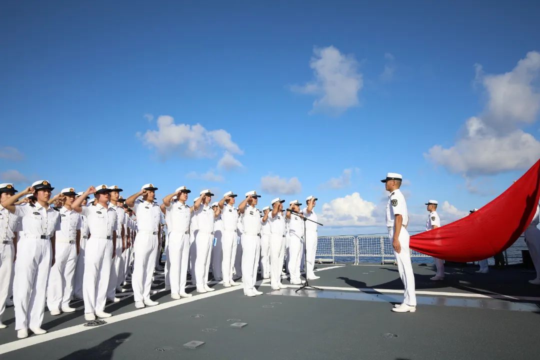 驾战舰向深蓝这群水兵大洋成人礼仪式感满满