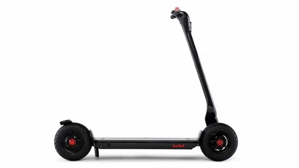 售价4.2万 红牛F1车队推出碳纤维电动踏板车：能跑60km