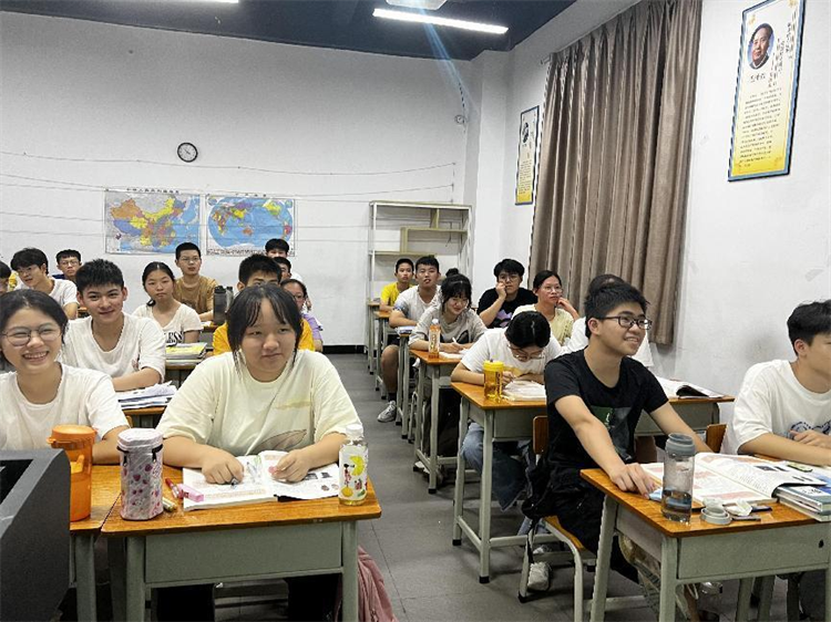 　　*仙游德慧培训学校上课场景