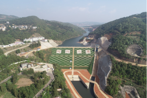 位于云南省曲靖市罗平县西北部阿岗镇境内,黄泥河中游右岸最大一级