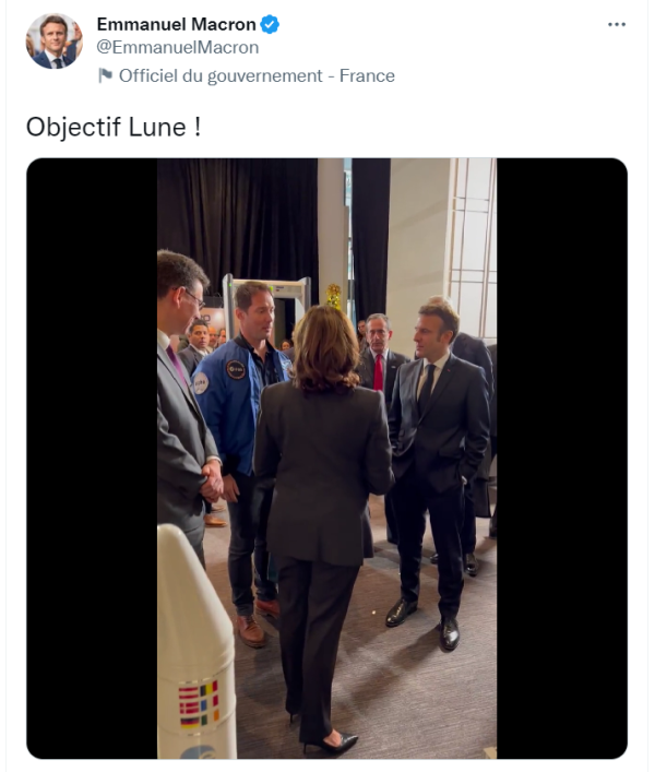 马克龙推特晒图