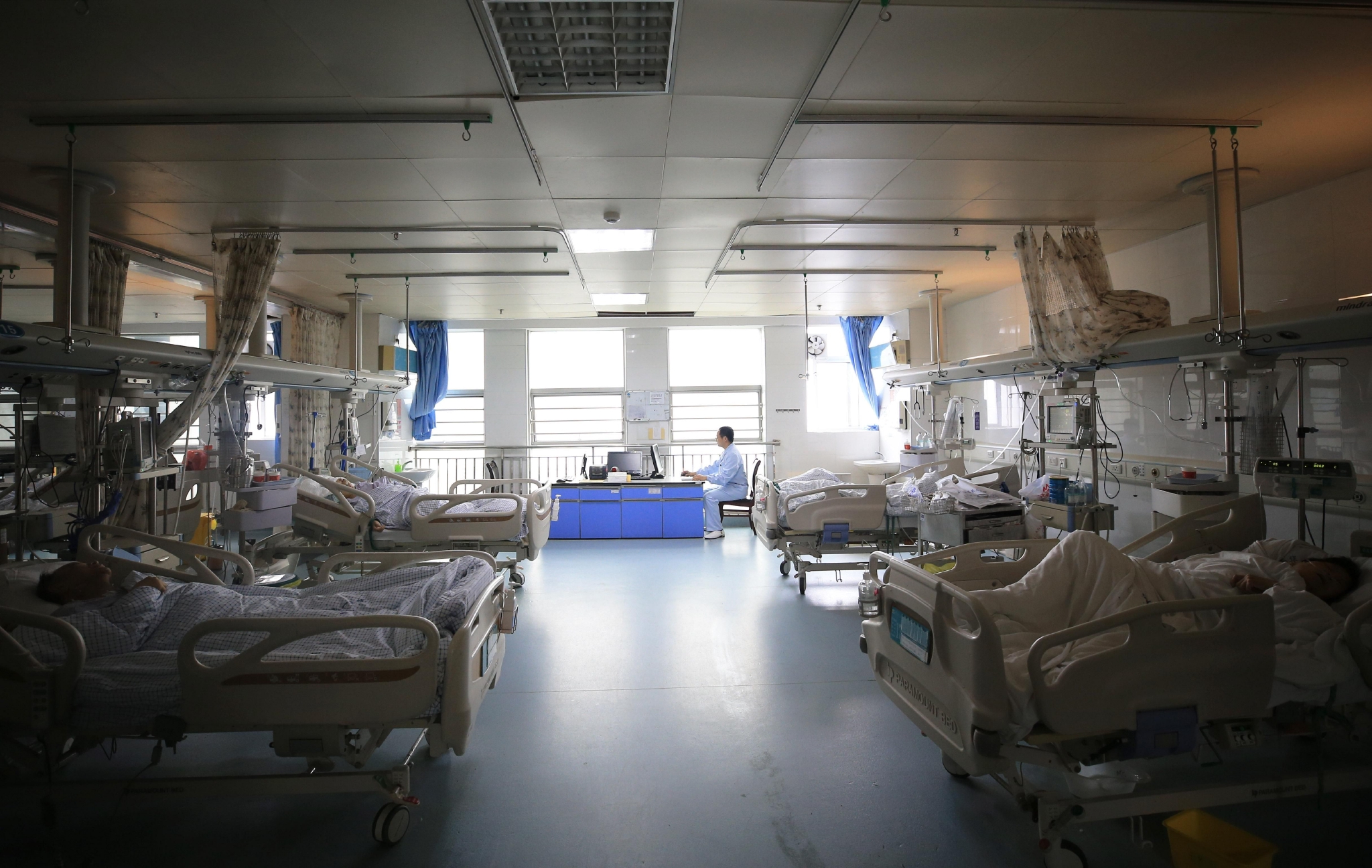 新京报快评:防疫政策持续优化,亟需补齐重症监护短板|icu_新浪财经