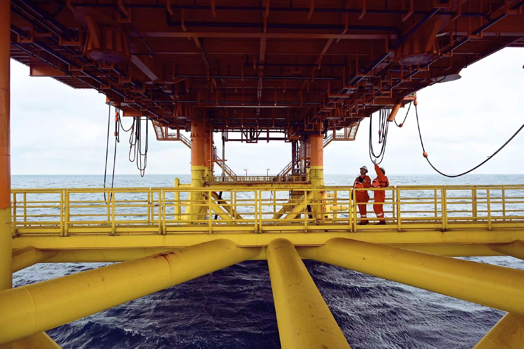 亚洲最大海上石油生产平台建成投用|石油_新浪财经_新浪网