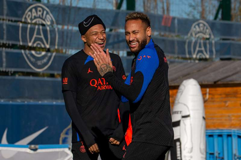 在卡塔尔世界杯中备受瞩目的球星姆巴佩和内马尔,均来自巴黎圣日耳曼