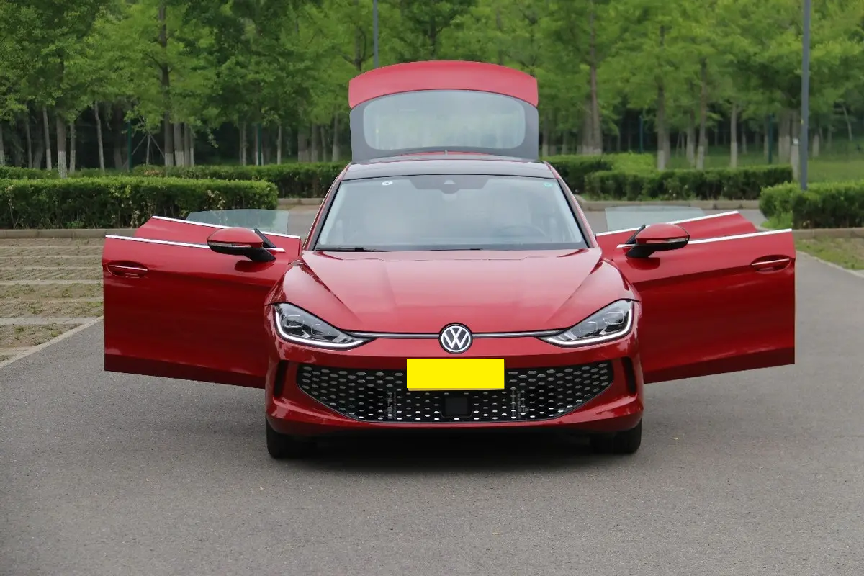 试驾上汽大众凌渡l(lamando l),连续月销破万,究竟有何魅力?