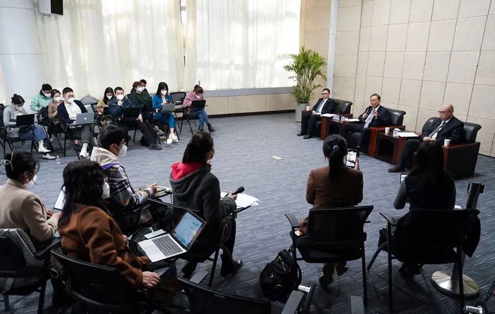 12月9日，钟南山院士在广州就当前疫情防控发表观点。新华社记者 刘大伟 摄