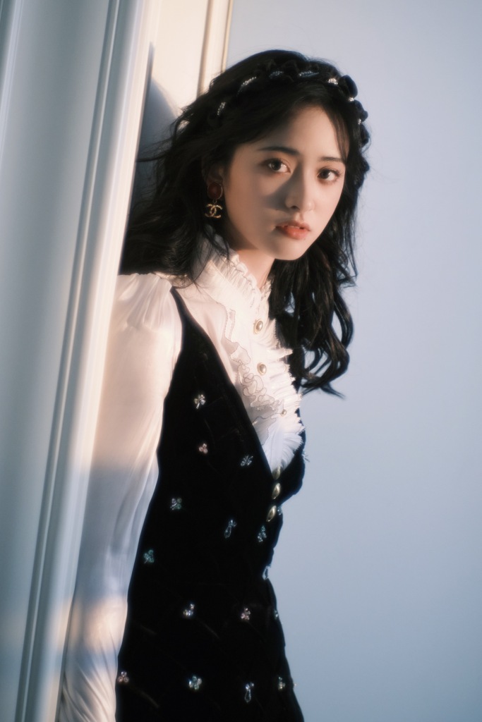 沈月港风氛围感光影写真黑白造型甜美清纯超美腻