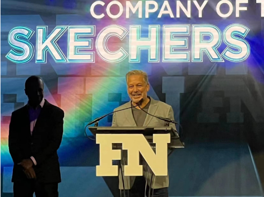 　　斯凯奇全球总裁Michael Greenberg出席《国际鞋履Footwear News》颁奖典礼