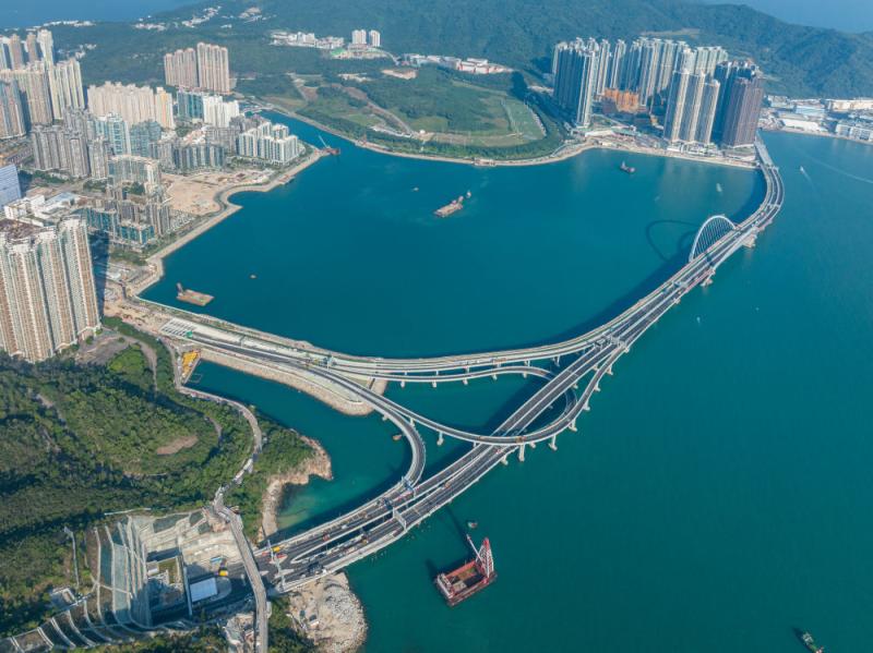 香港将军澳跨湾大桥(无人机照片).新华社发(严锦文 摄)