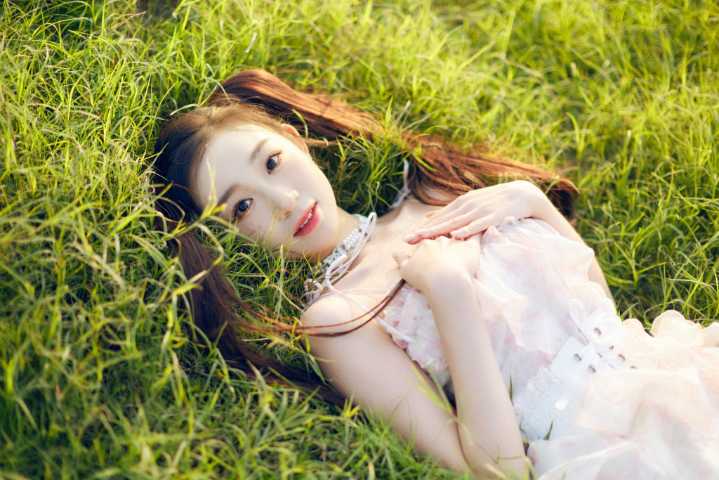 李子璇发布一组千禧风写真 甜美俏丽满屏少女感_高清图集_新浪网