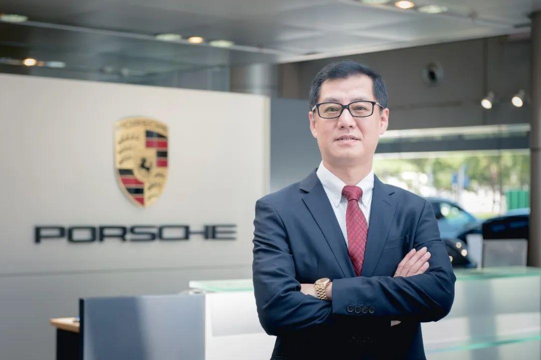 　　广汇集团超豪华品牌事业部北区总监、 唐山保时捷中心总经理 胡剑鹏博士
