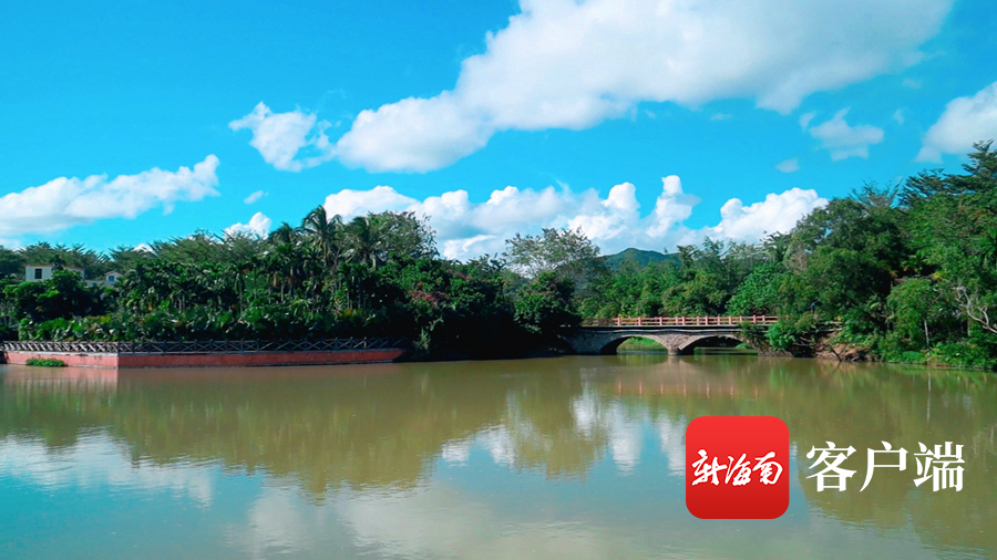 在三亚中廖村，宁静的水面倒映着山林青绿。达人顾思雨供图