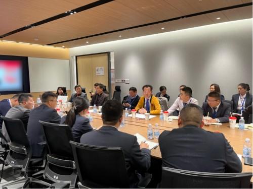 　　福庆董事长及总经理发表期冀