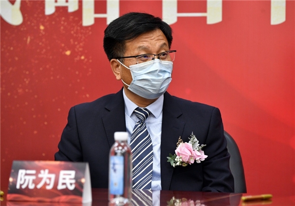 　　图注:上海三菱电梯有限公司副总裁、党委副书记阮为民