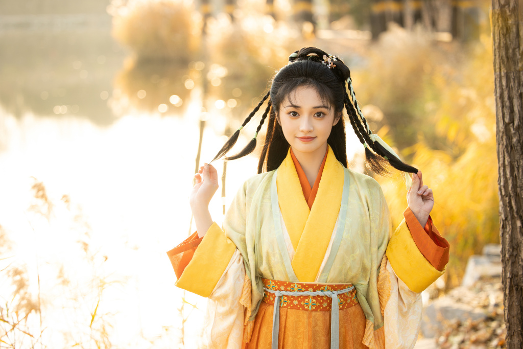 周洁琼分享古装造型写真庆祝生日 娇俏明媚美女子光彩照人__财经头条