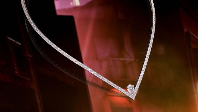 　　CHAUMET Joséphine约瑟芬皇后系列白鹭白金项链 (根据钻石4C实际定价)