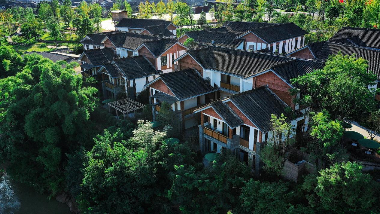 巴中恩阳花间堂·米仓道稻城亚丁花间岭61杜鹃谷温泉酒店位于四川省