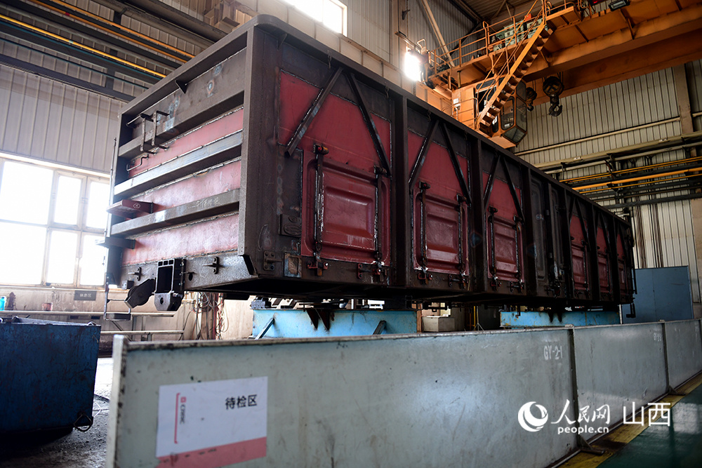 "山西智造"发力 运煤专用敞车有了"轻型铠甲"_新浪财经_新浪网