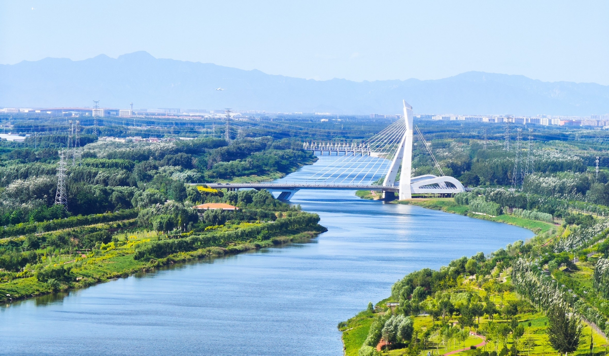 温榆河沿岸已完成环境提升,形成了舒缓,自然的滨水空间.
