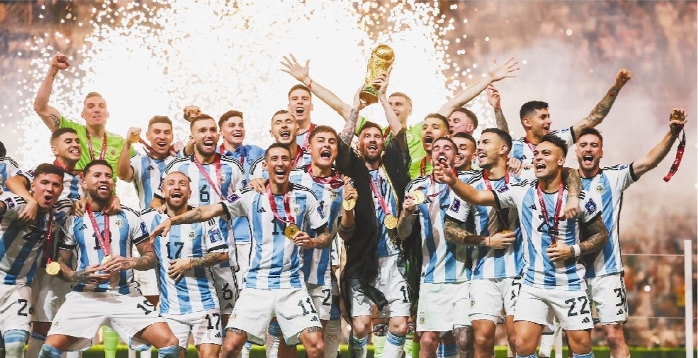 阿根廷队登上足球之巅