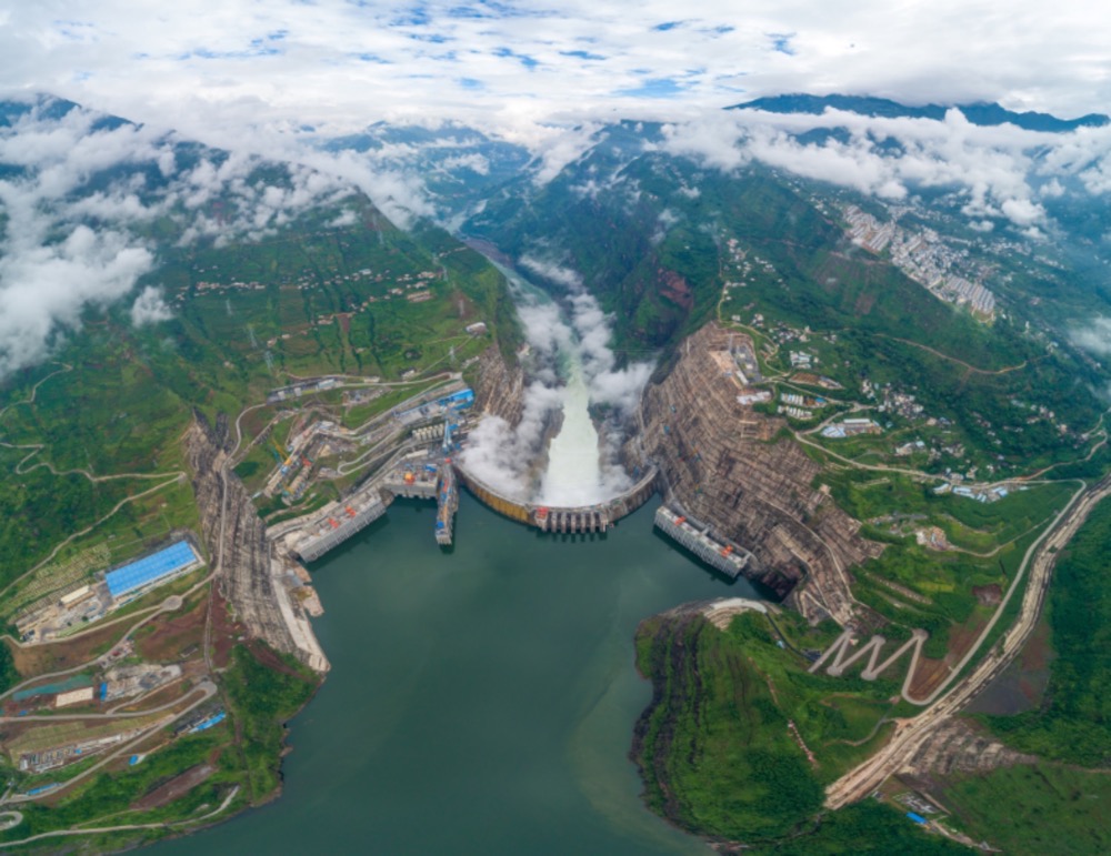 航拍白鹤滩水电站全景面貌.谢雷/摄