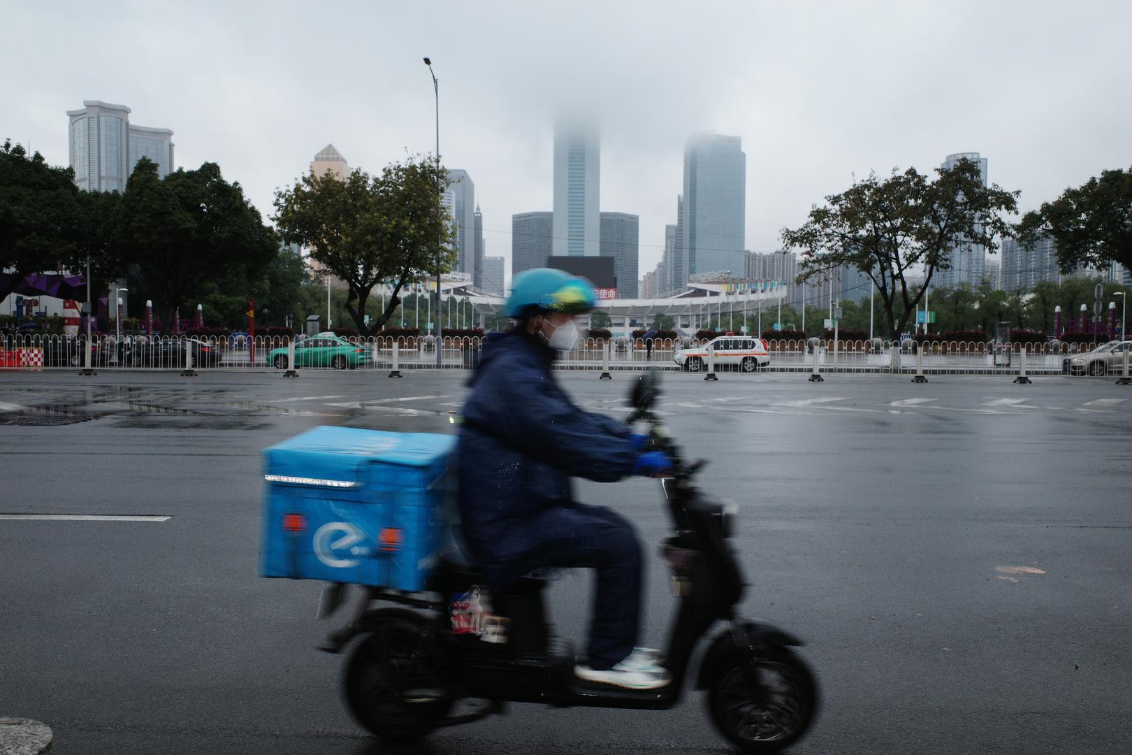 上班吃口早餐被直接开除！老板强硬辞退，最后反倒赔偿8000元