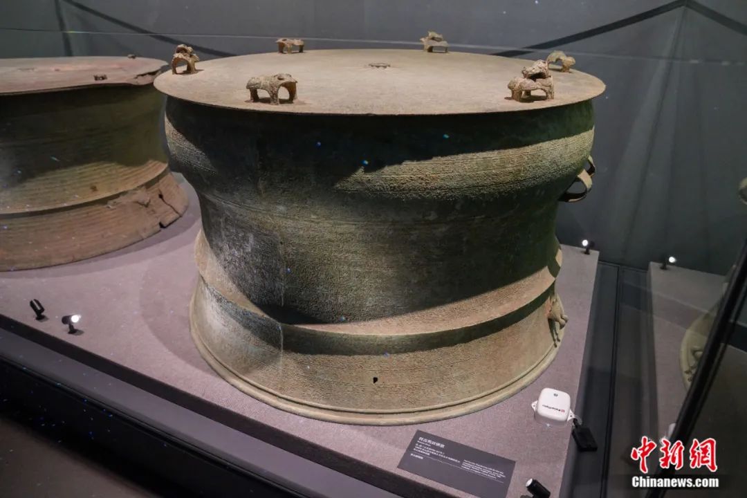 广西壮族自治区博物馆展出的铜鼓.钟欣 摄