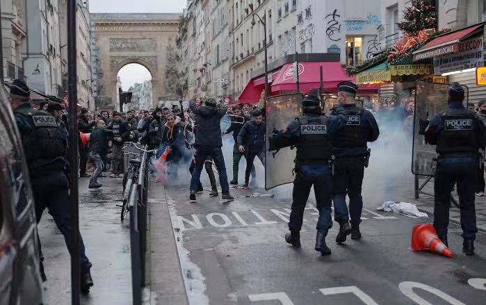 巴黎世家啥样（巴黎库尔德社区枪击案致3人死亡，法媒：枪手承认是“种族主义者”）