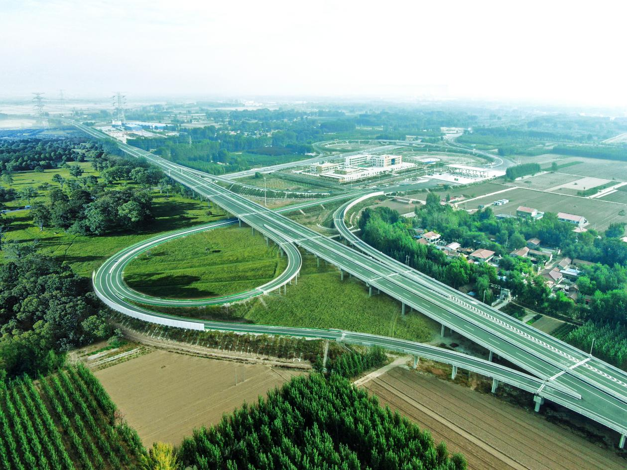 濮阳至湖北阳新高速濮阳段一期位于濮阳境内,项目全长33.