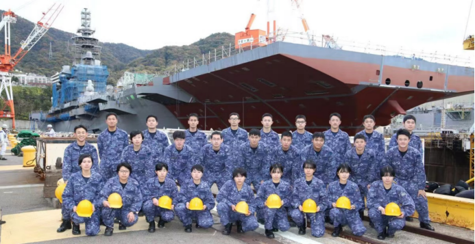 警惕！日媒：日本“加贺”号正“航母化”改造，舰首已从梯形变方形