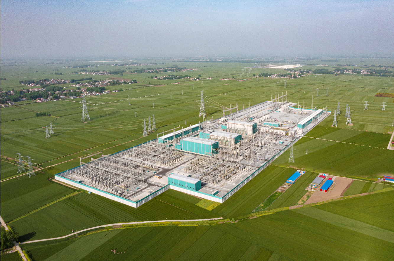 豫南特高压换流变电站鸟瞰图 陈豪 摄